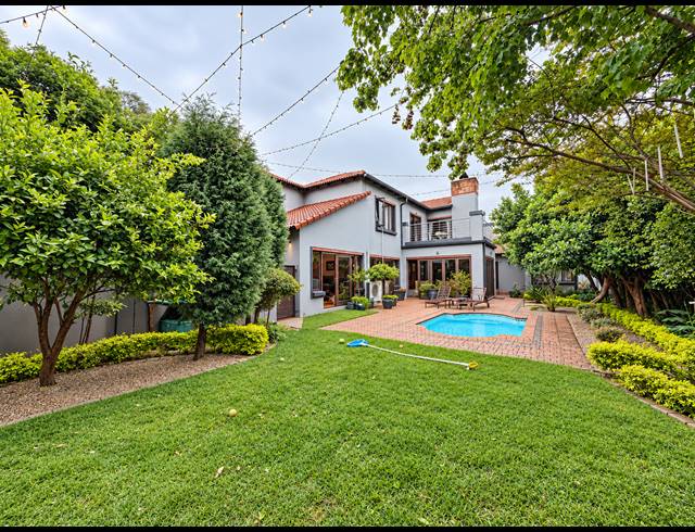 5 BEDROOM FREEHOLD FOR SALE IN MIDSTREAM ESTATE